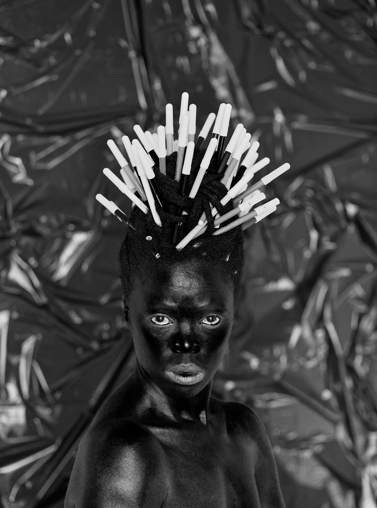 ザネレ・ムホリ「Nolwazi II, Nuoro, Italy」2015年 Zanele Muholi, Nolwazi II, Nuoro, Italy, 2015 © Zanele/Stevenson/Yancey Richardson